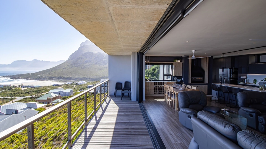 3 Bedroom Property for Sale in Rooi Els Western Cape